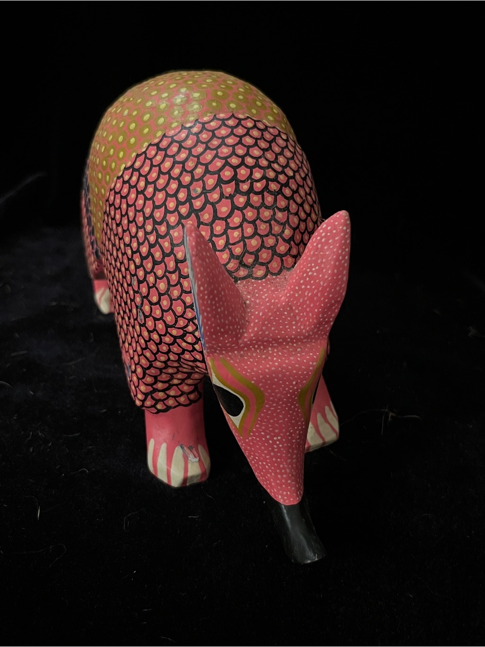 Handcrafted Oaxacan Wood Armadillo Alebrije Pink Signed R. Hernandez No Tail - Picture 2 of 10